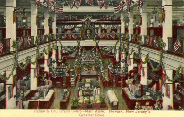 Hahnes Building Newark Christmas